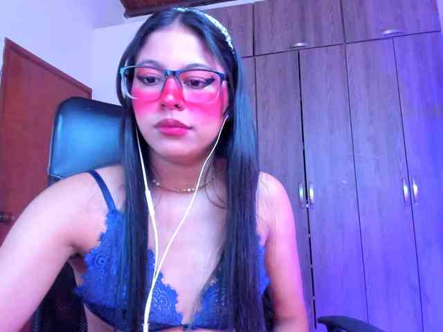 ALYSSON18 webcam