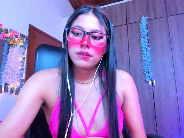 ALYSSON18 webcam