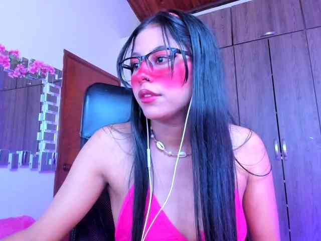 ALYSSON18 webcam