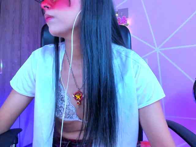 ALYSSON18 webcam