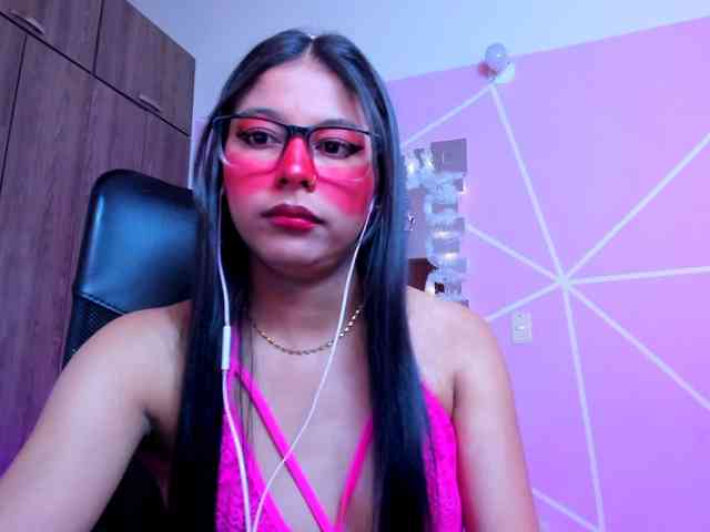 ALYSSON18 webcam