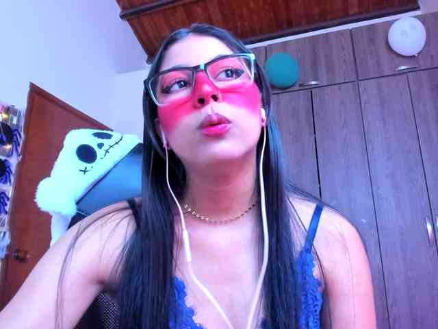ALYSSON18 webcam