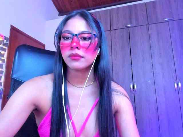 ALYSSON18 webcam