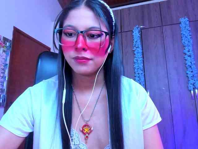 ALYSSON18 webcam