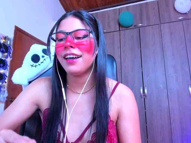 ALYSSON18 webcam