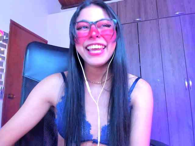 ALYSSON18 webcam