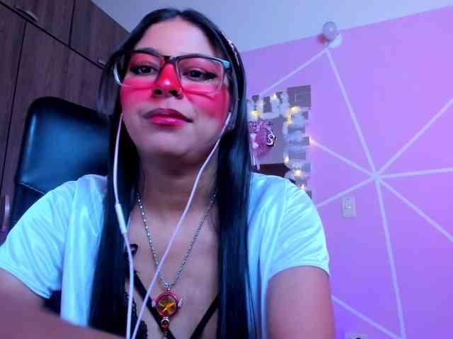 ALYSSON18 webcam