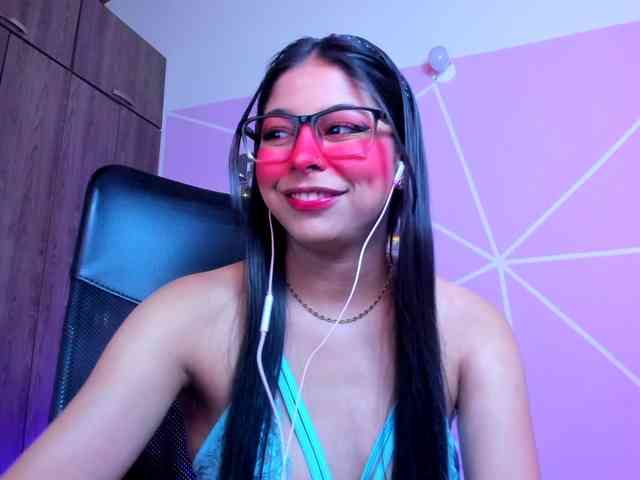 ALYSSON18 webcam