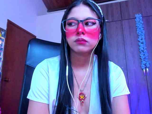 ALYSSON18 webcam