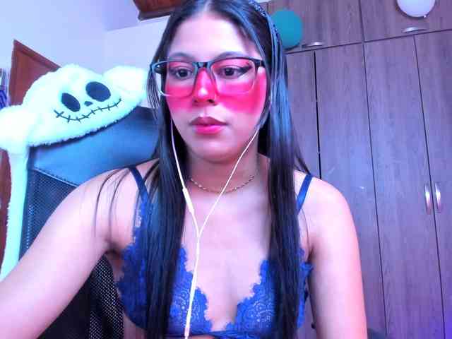 ALYSSON18 webcam
