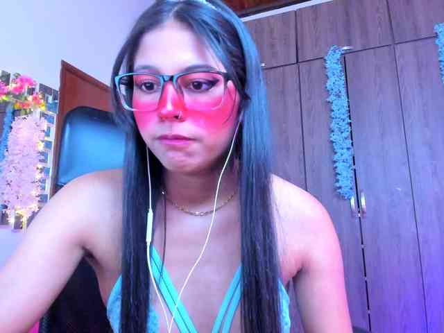 ALYSSON18 webcam