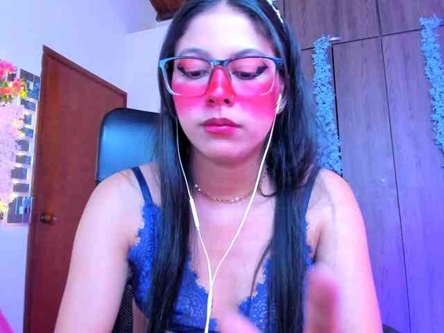 ALYSSON18 webcam