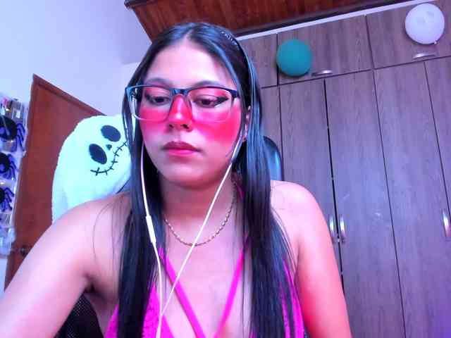 ALYSSON18 webcam