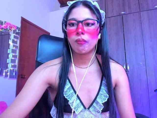 ALYSSON18 webcam
