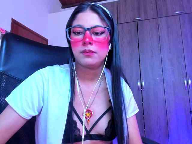 ALYSSON18 webcam