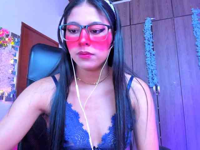 ALYSSON18 webcam