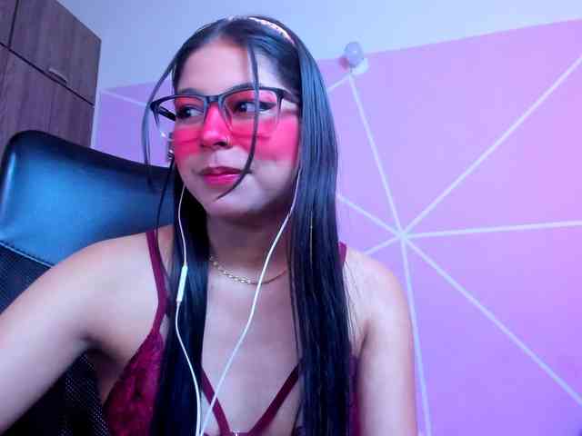ALYSSON18 webcam