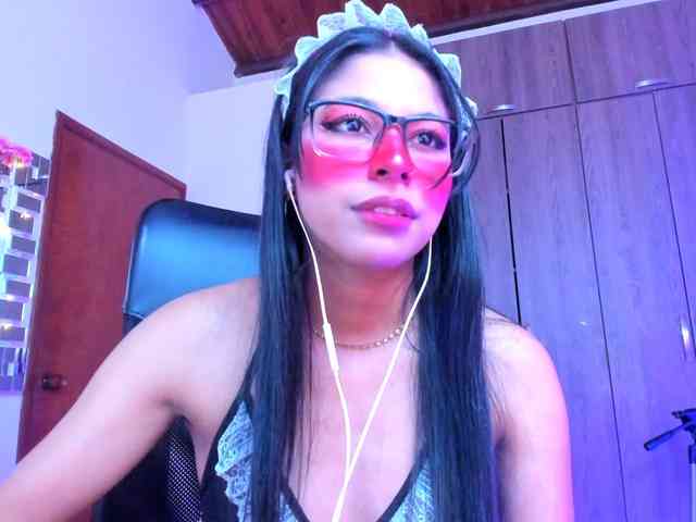 ALYSSON18 webcam