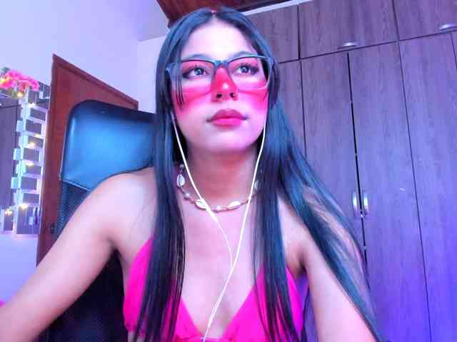 ALYSSON18 webcam