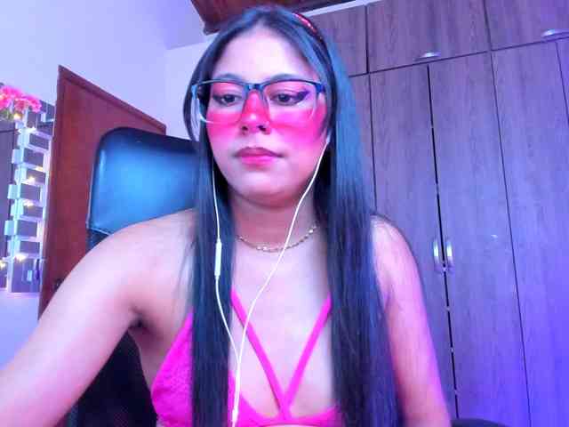 ALYSSON18 webcam