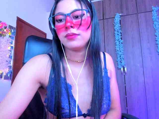 ALYSSON18 webcam