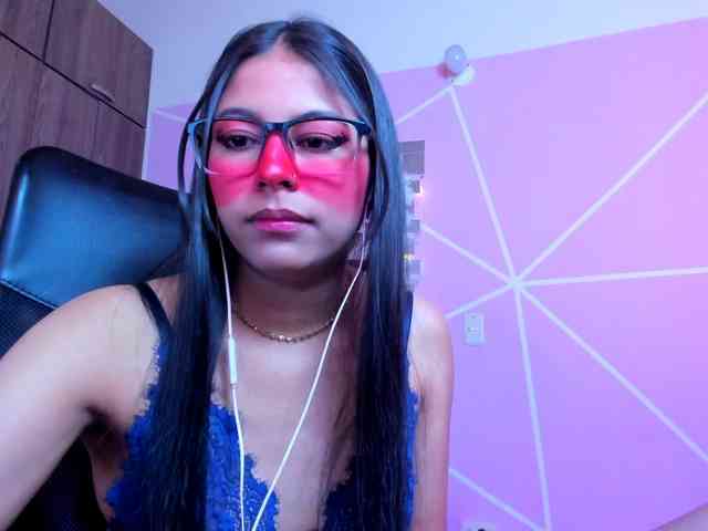 ALYSSON18 webcam