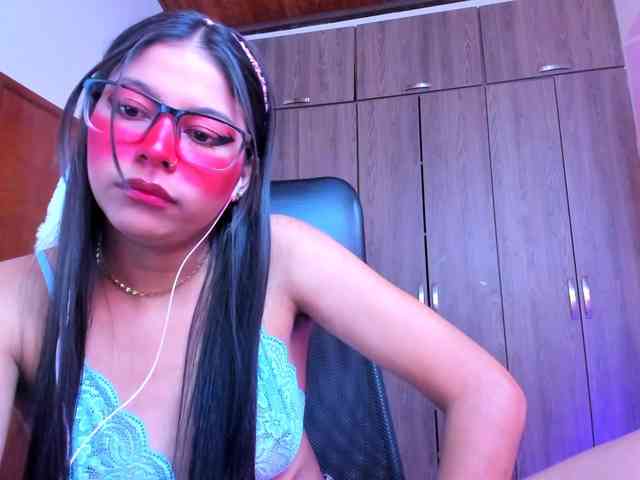 ALYSSON18 webcam