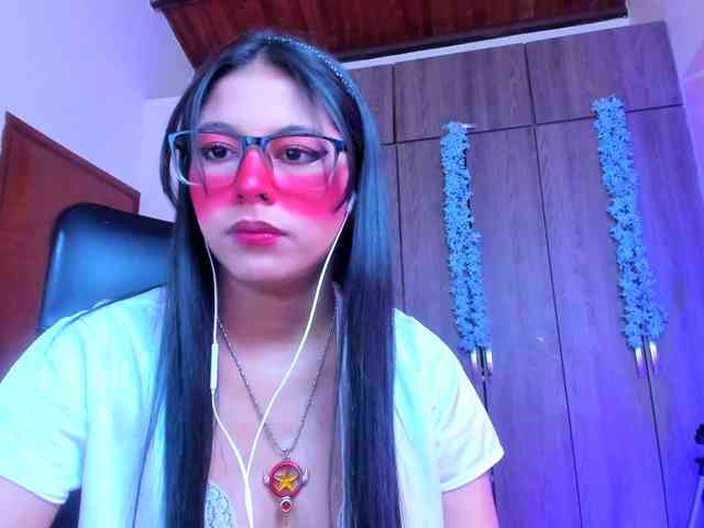 ALYSSON18 webcam