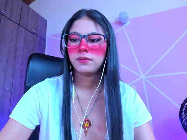 ALYSSON18 webcam