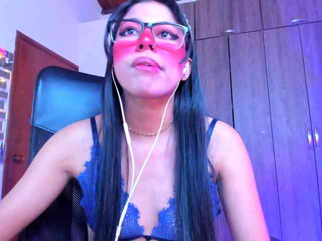 ALYSSON18 webcam