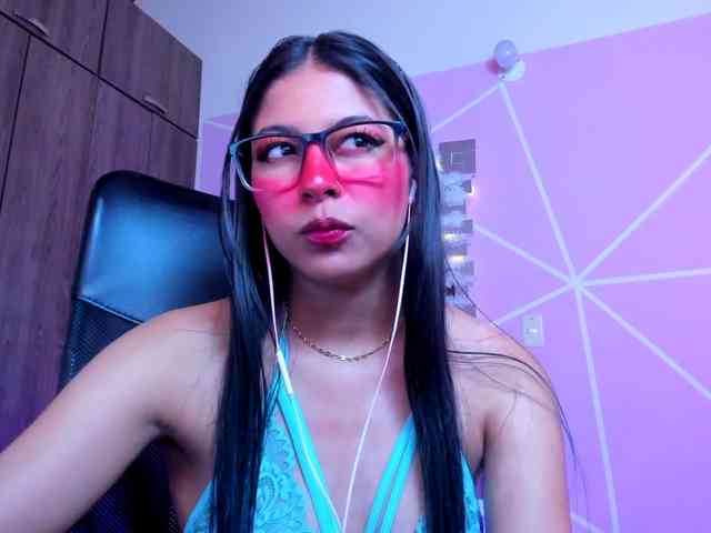 ALYSSON18 webcam