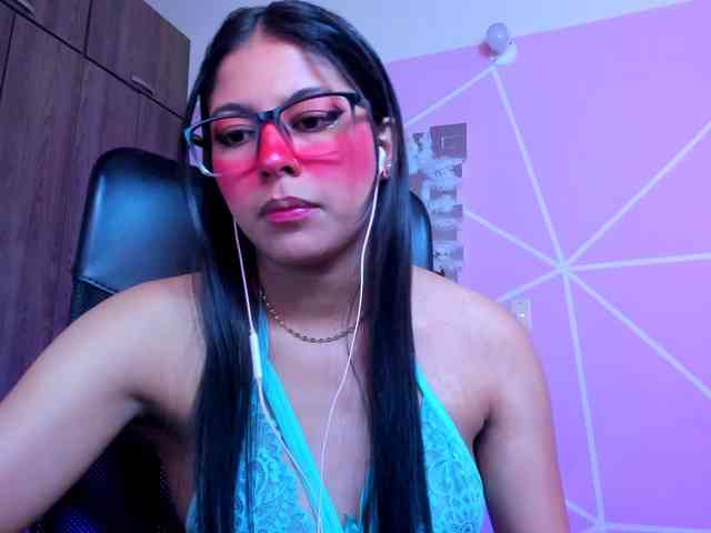 ALYSSON18 webcam