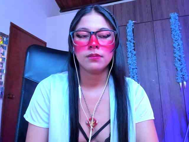 ALYSSON18 webcam