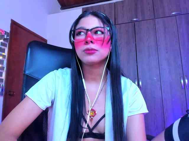 ALYSSON18 webcam