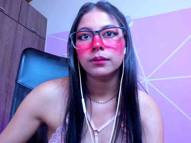 ALYSSON18 webcam