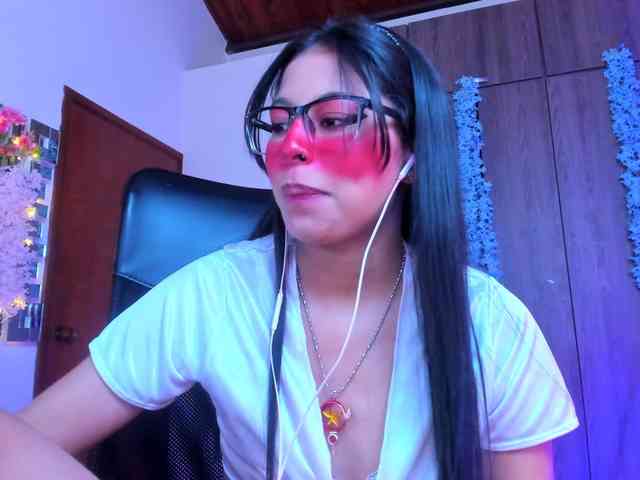ALYSSON18 webcam