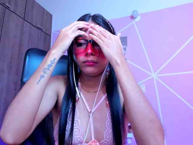 ALYSSON18 webcam