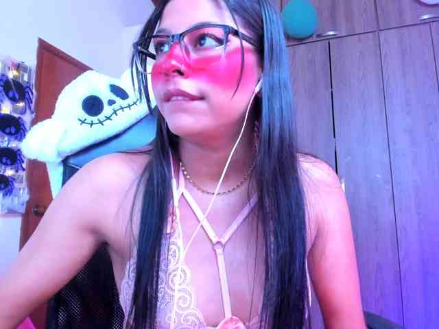 ALYSSON18 webcam