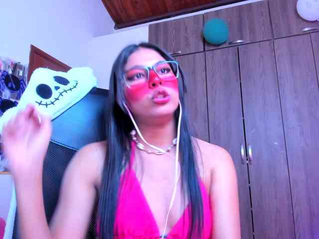 ALYSSON18 webcam