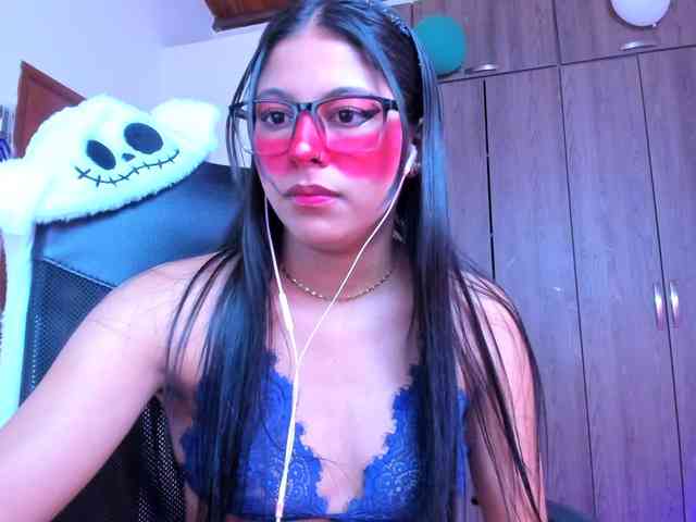 ALYSSON18 webcam