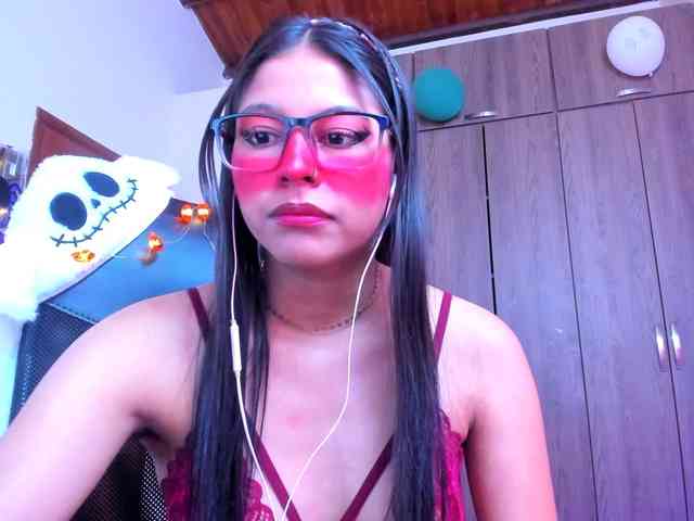 ALYSSON18 webcam
