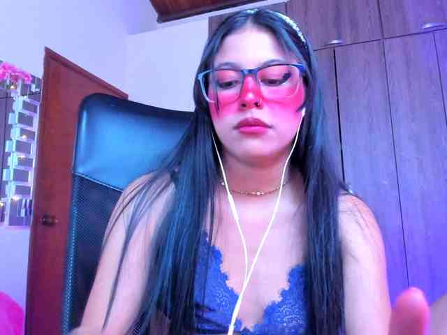 ALYSSON18 webcam