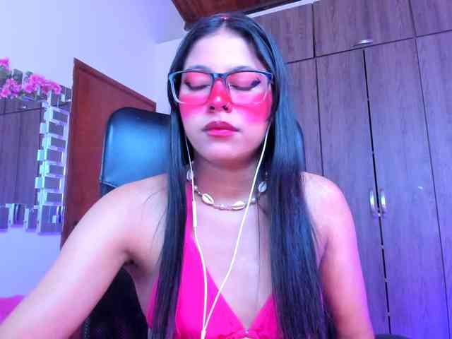 ALYSSON18 webcam