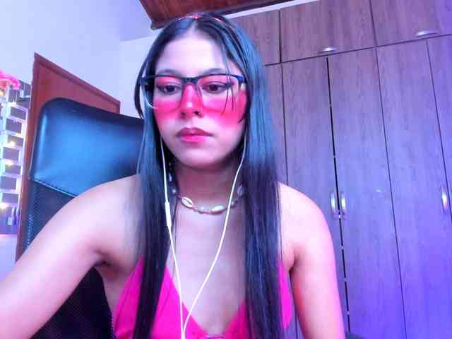 ALYSSON18 webcam