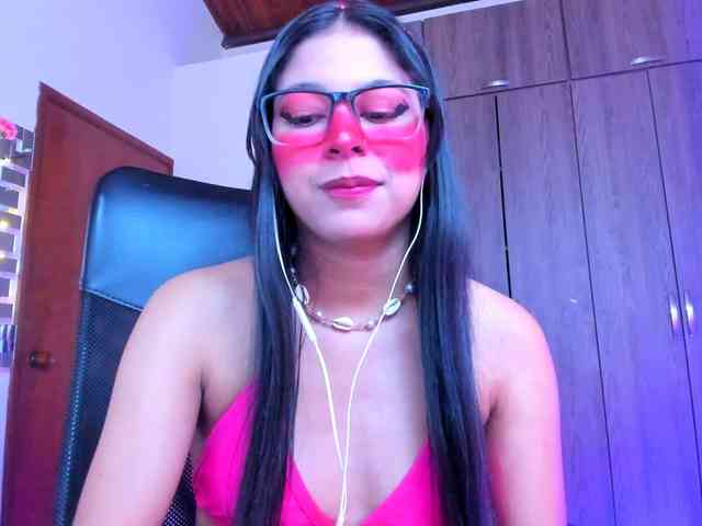 ALYSSON18 webcam