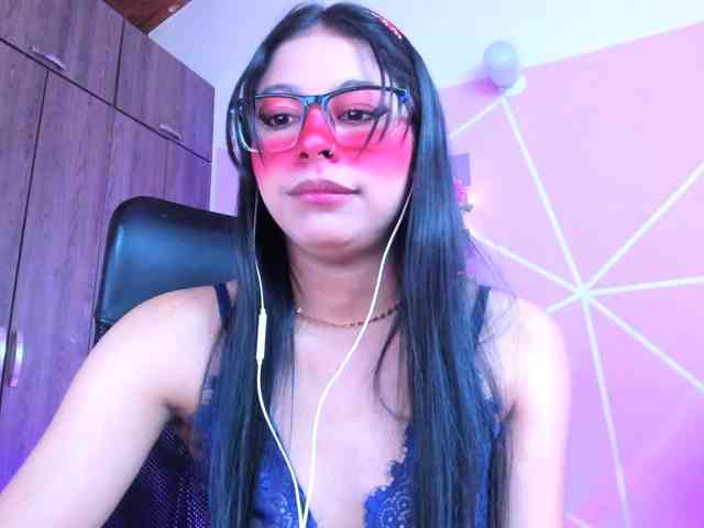 ALYSSON18 webcam