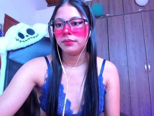 ALYSSON18 webcam