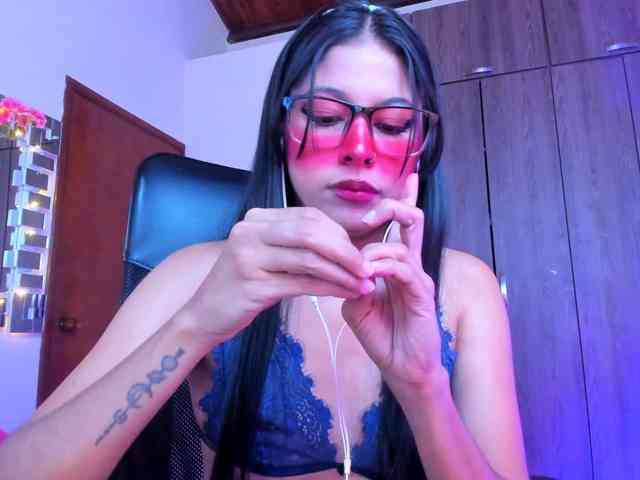 ALYSSON18 webcam