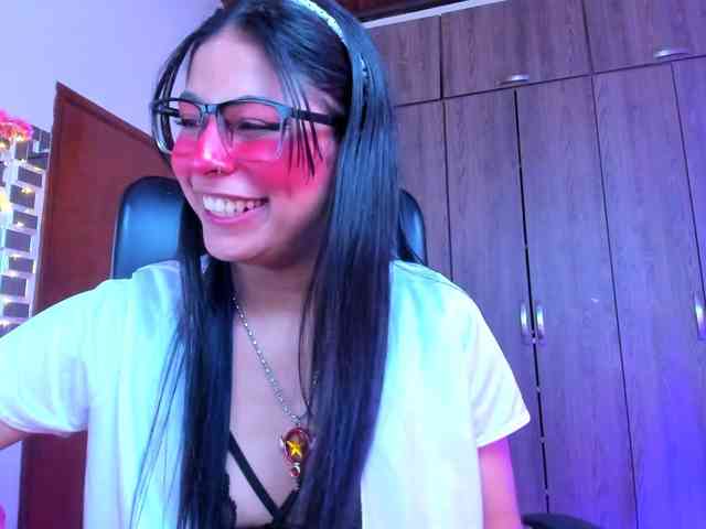 ALYSSON18 webcam