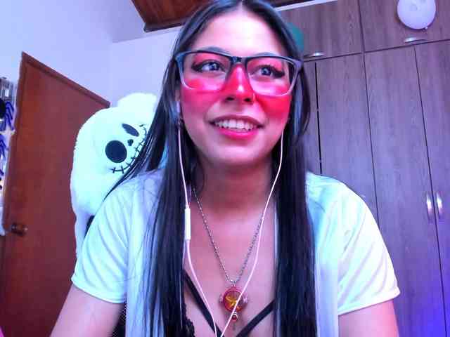 ALYSSON18 webcam